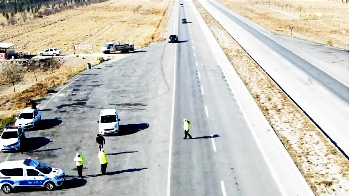 Konya'da dron ile trafik denetlendi: 90 sürücüye 102 bin lira ceza