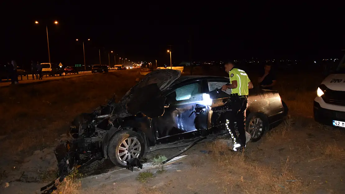 Konya'da feci kaza! Otomobil şarampole devrildi