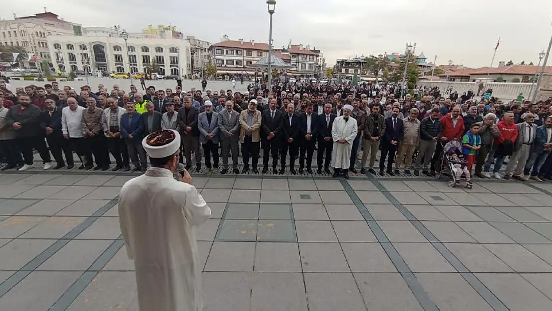 Konya'da gıyabi cenaze namazı kılındı! İsrail lanetlendi!