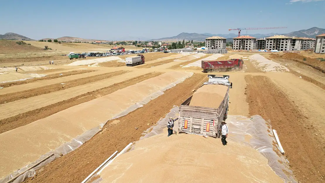 Konya'da hububat alım merkezi açıldı