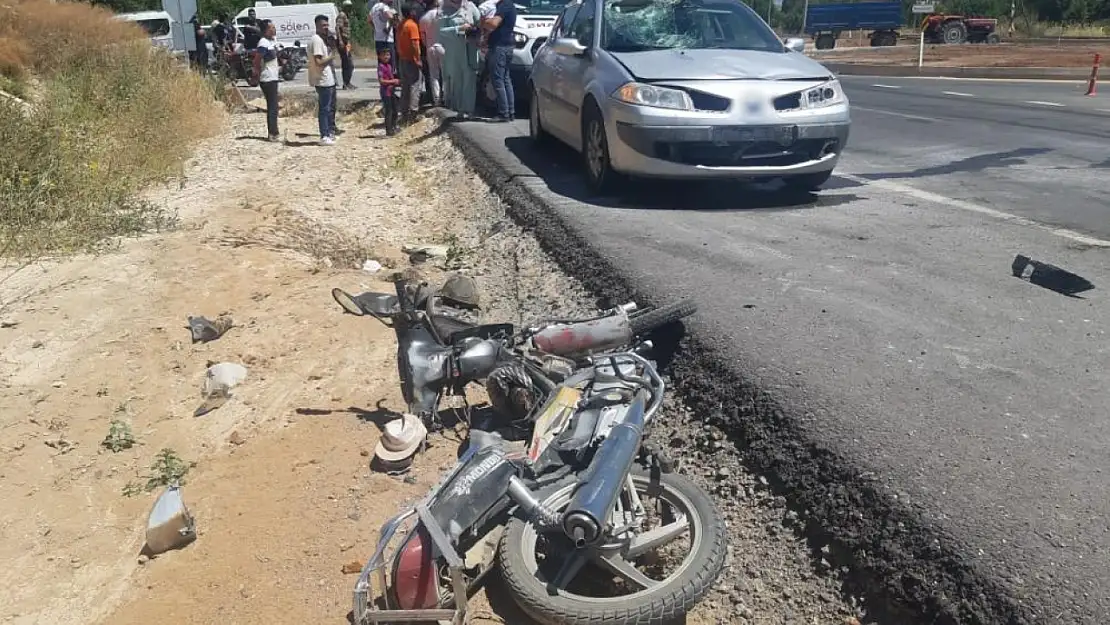 Konya'da korkunç kaza! Otomobille motosiklet feci şekilde çarpıştı