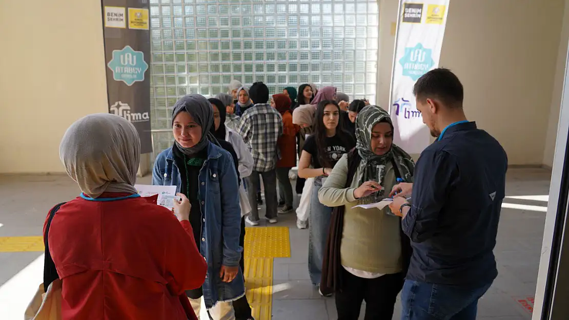 Konya'da lise öğrencileri için YKS provası