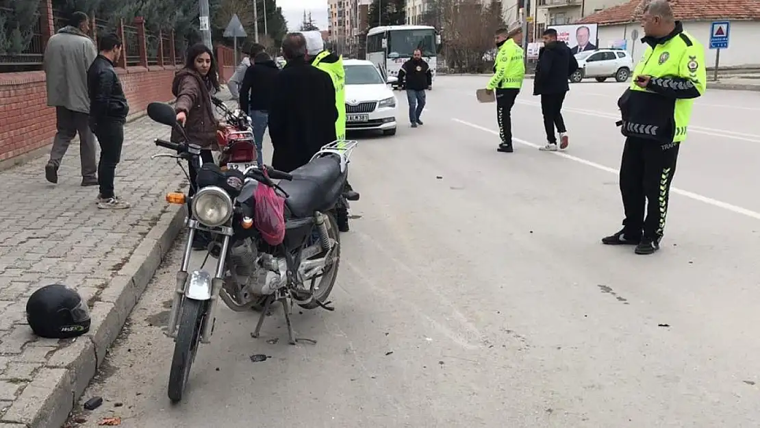 Konya'da motosikletler çarpıştı: Yaralılar var!