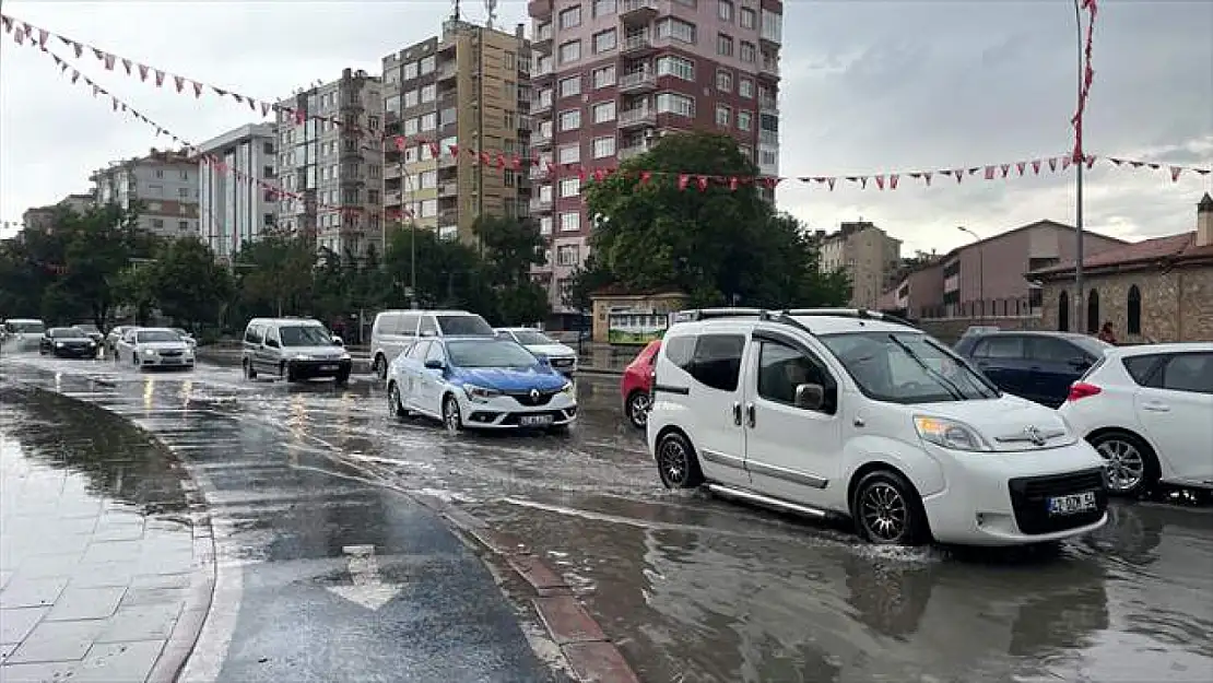 Konya'da o ilçeyi sağanak vurdu