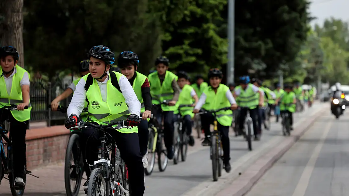 Konya'da Öğrenciler İçin Güvenli Bisiklet Yolu Projesi