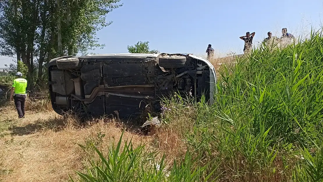 Konya'da otomobil devrildi