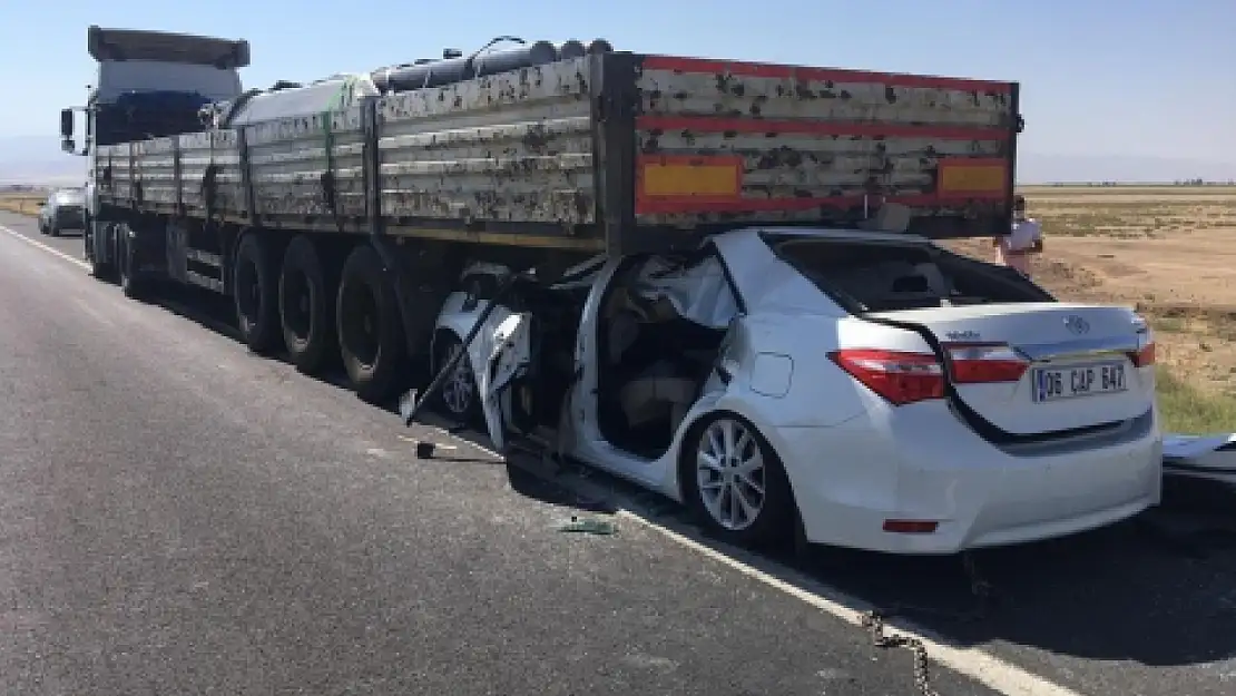 Konya'da otomobil ve tır çarpıştı: 1 ölü