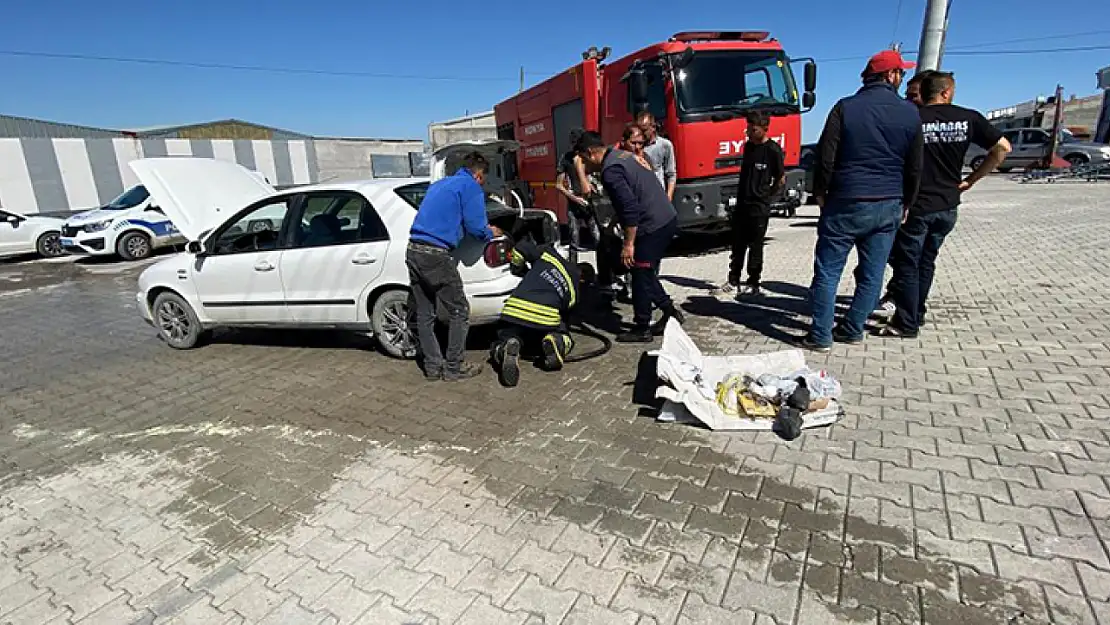 Konya'da otomobil yanmaktan son anda kurtuldu