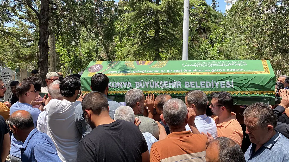 Konya'da otomobilin çarptığı motokurye toprağa verildi
