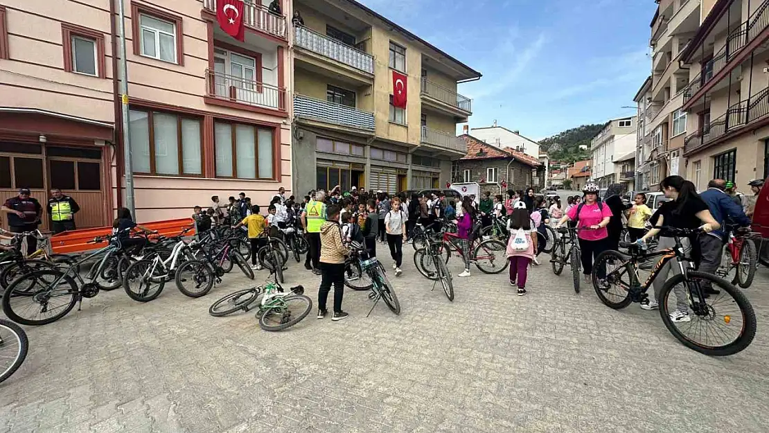 Konya'da 'Pedalla genç kal' bisiklet turu