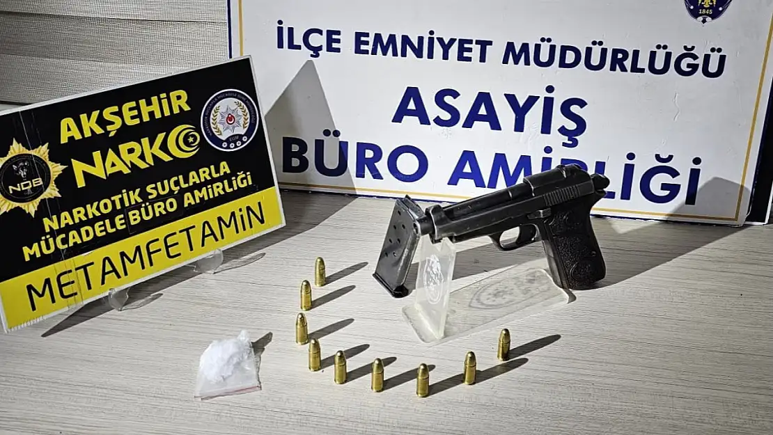 Konya'da polisi görünce kaçan şüpheli araçta uyuşturucu madde bulundu