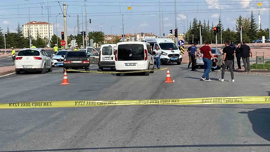 Konya'da polisi yaralayan zanlılar, kargocunun aracını çalmış!