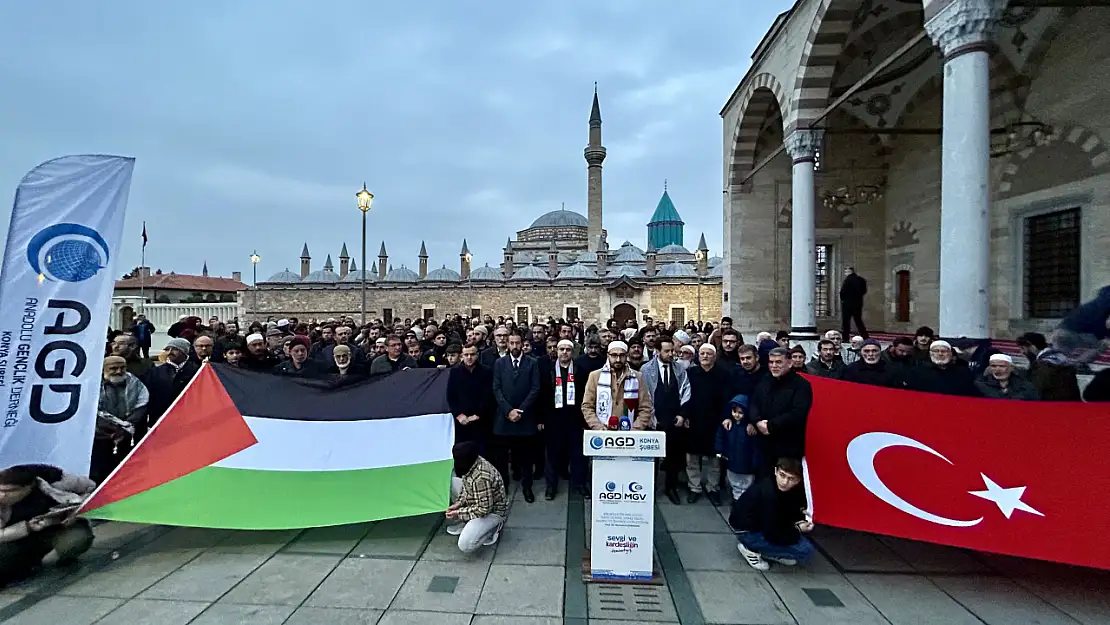 Konya'da sabah namazında Filistin için dua edildi!