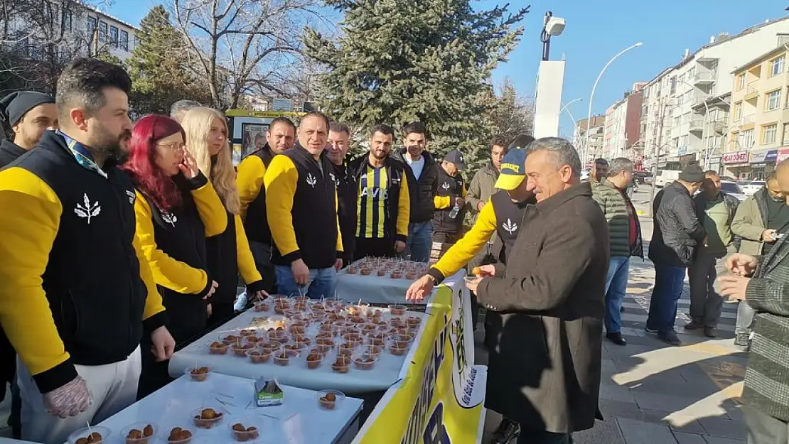 Konya'da şehitler için lokma dağıtıldı!