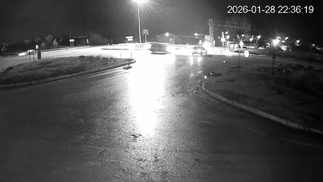 Konya'da şeker fabrikası kavşağında kaza: 4 kişi yaralı