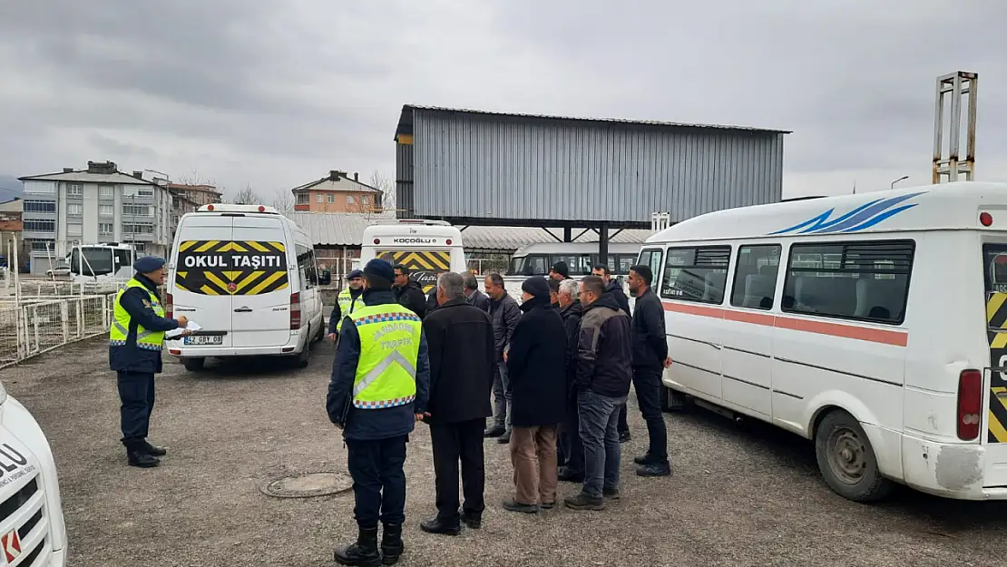 Konya'da servis şoförlerine güvenli trafik eğitimi verildi!