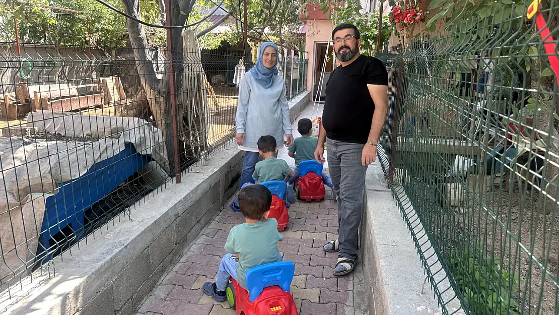 Konya'da sevgiyle büyüyen aile: Üçüzlere kucak açtılar
