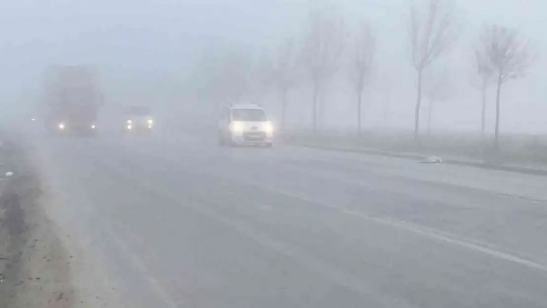 Konya'da sisli hava hâkim oldu: Görüş mesafesi 15 metreye kadar düştü!