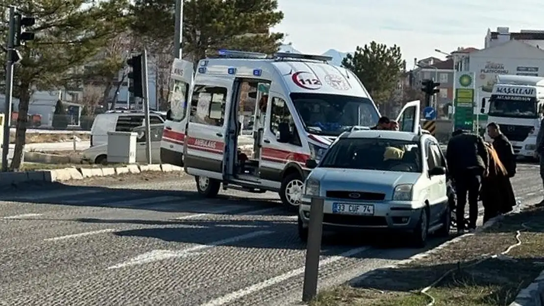 Konya'da tanker otomobille çarptı! 4 yaralı