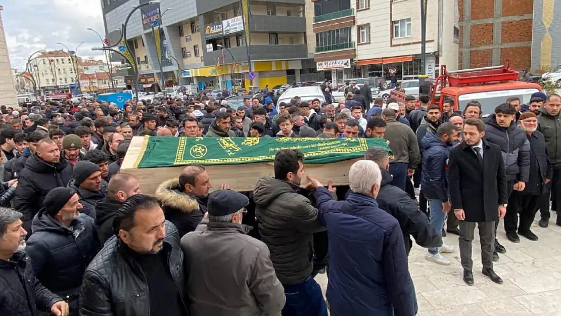 Konya'da toprağa verildi! Üniversiteli genç son yolculuğuna uğurlandı!