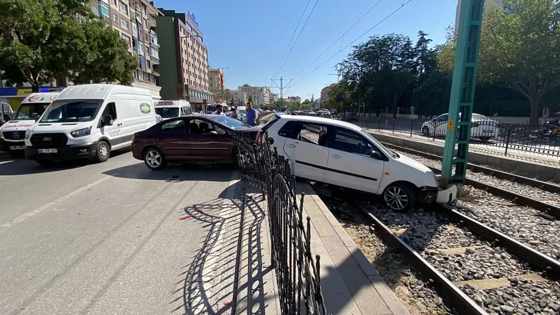 Konya'da tramvay yolunda kaza