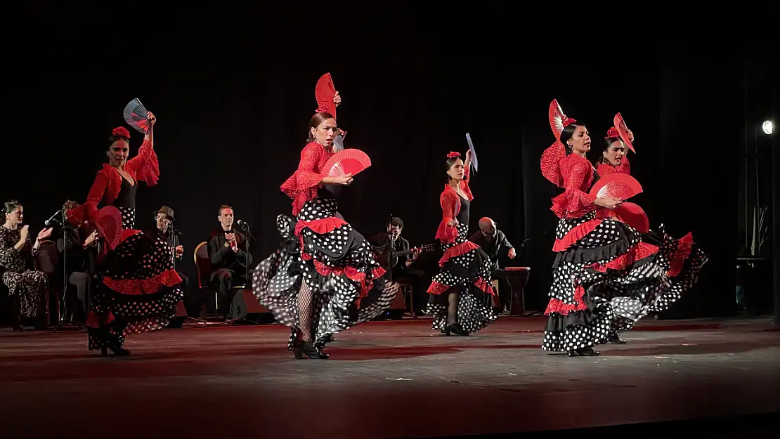 Konya'da Uluslararası Türkçe Tiyatro Yapan Ülkeler Festivali sona erdi!