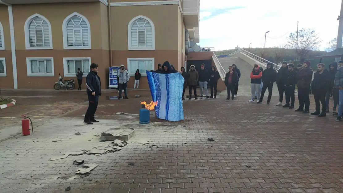 Konya'da yangın tatbikatı! Gerçeğini aratmadı!