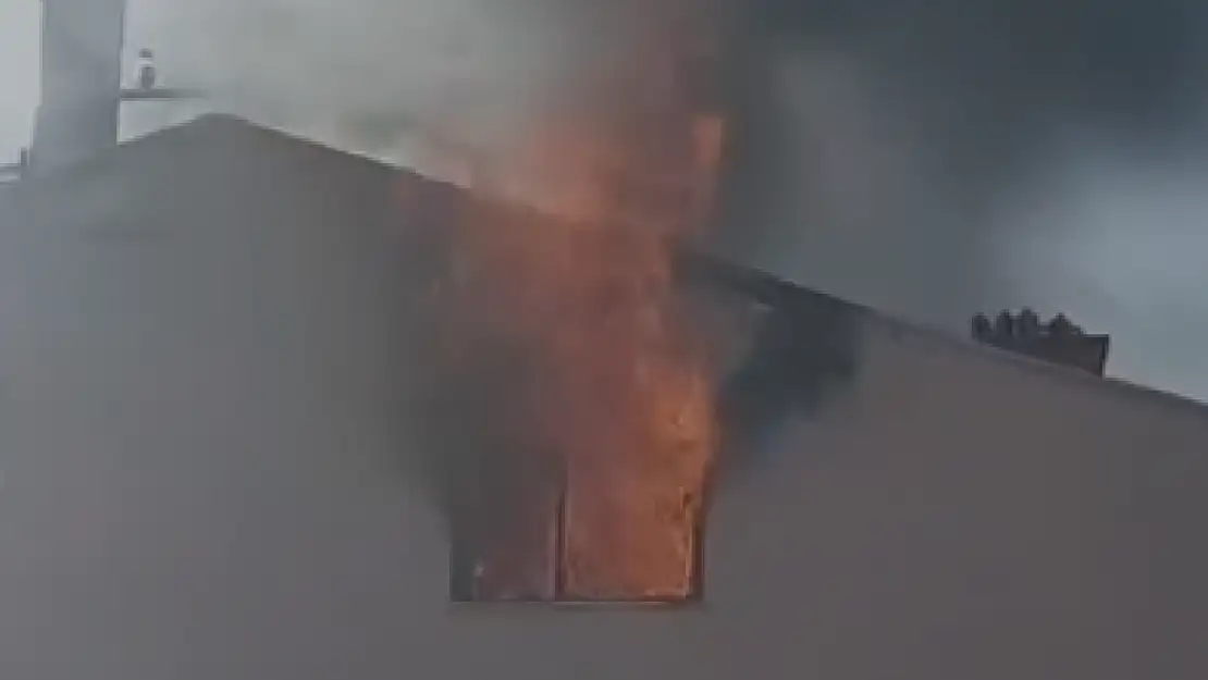 Konya'da yürekler ağza geldi: Anne ve 2 çocuğu alevlerin arasında kaldı!