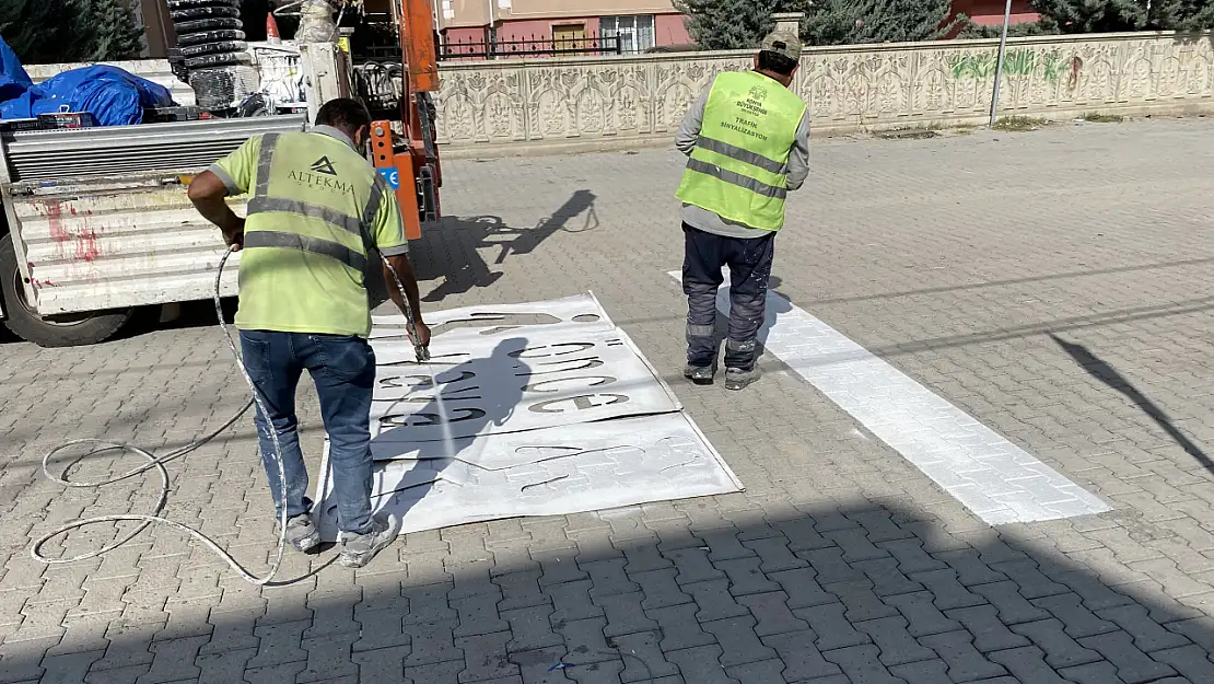 Konya'daki o ilçede yaya geçitleri yenilendi!