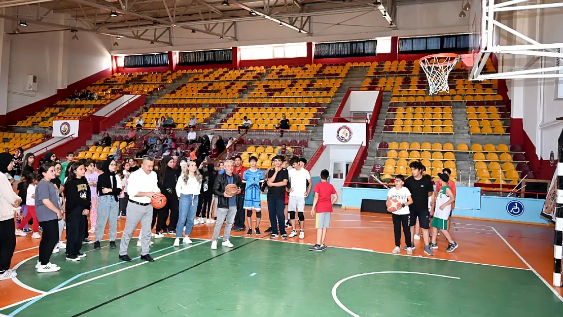 Konya'daki yaz spor okulunda 11 branşlık eğitim