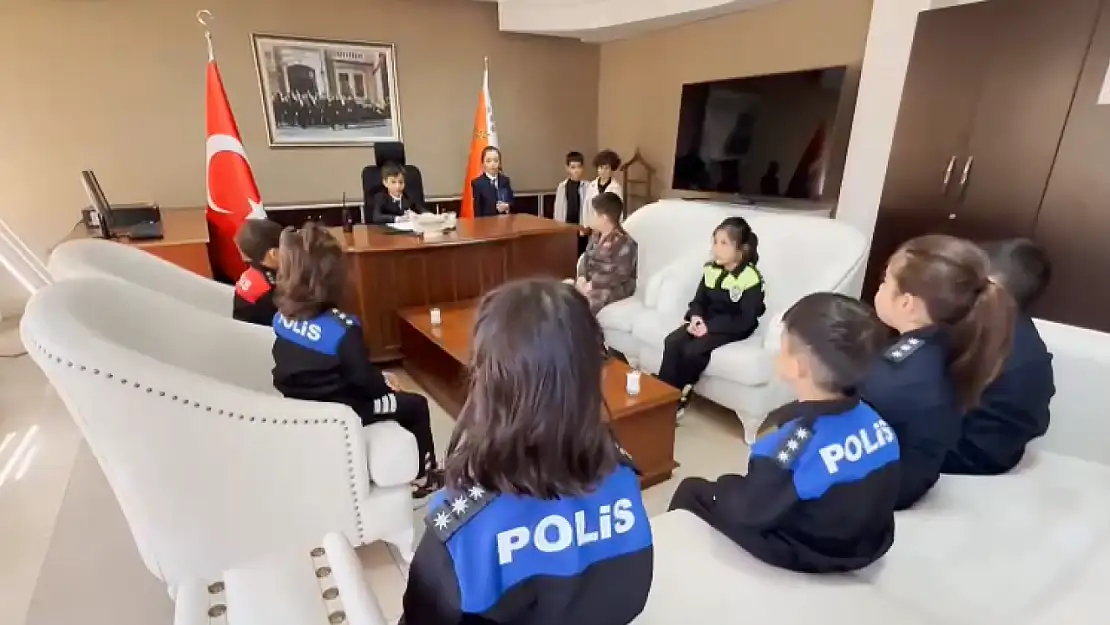 Konya Emniyeti birimleri koltuklarını geleceğin polislerine devretti!