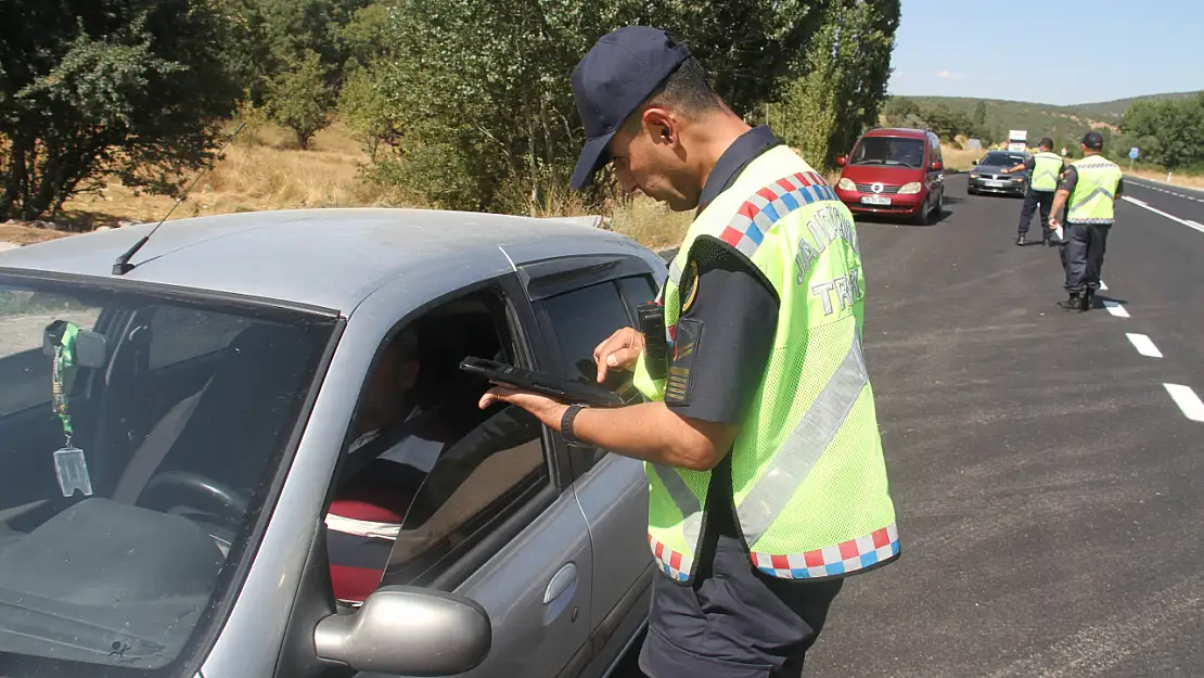 Konya'nın bu bölgesinde jandarmanın trafik denetimi devam ediyor