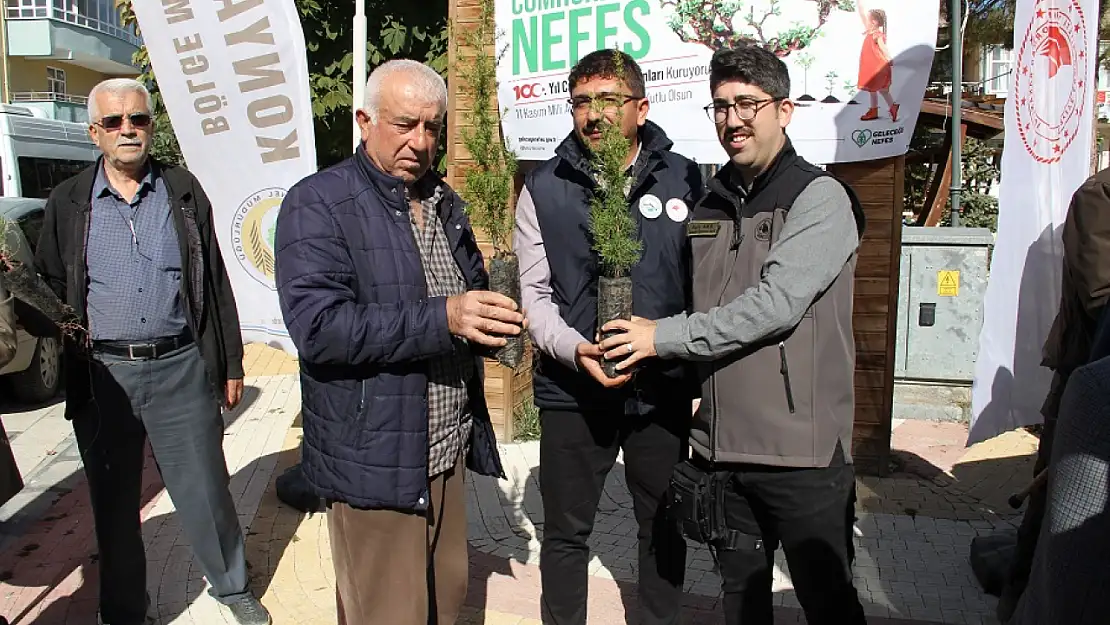 Konya'nın bu ilçesinde Cumhuriyet'in 100. yılı anısına fidan dağıtıldı!