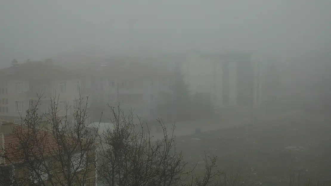 Konya'nın Kulu ilçesinde yoğun sis etkili oldu
