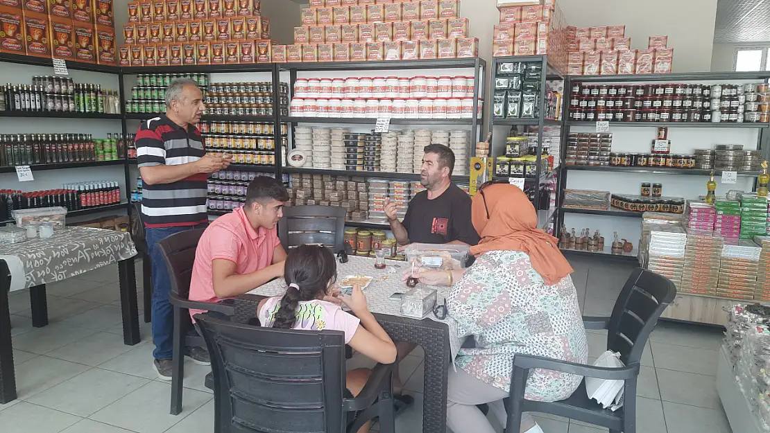 Konya'nın o ilçesinde yolculara sıcak tahin ikramı