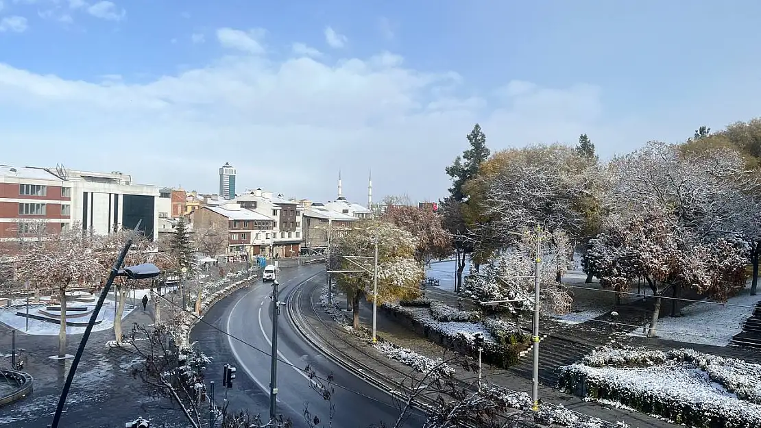 Konya'ya beklenen kar yağışı geldi!