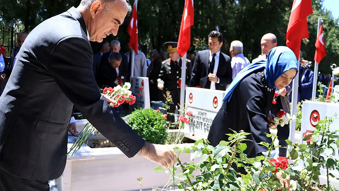 Konya'da 15 Temmuz etkinliklerinde şehitler dualarla yad edildi