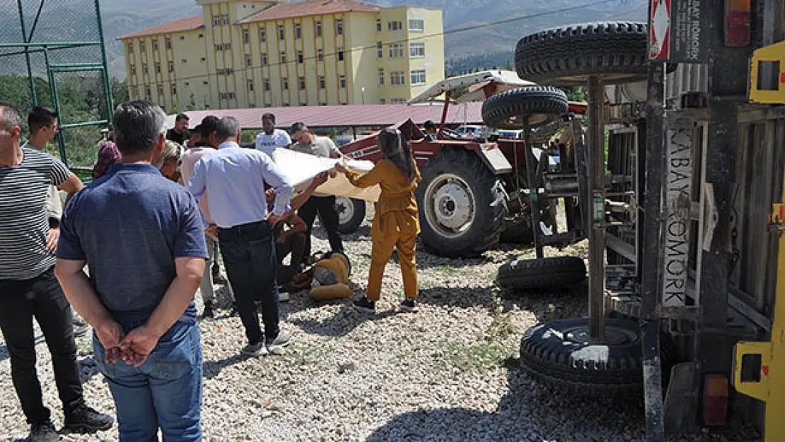 Konya'da devrilen traktörün sürücüsü ağır yaralandı