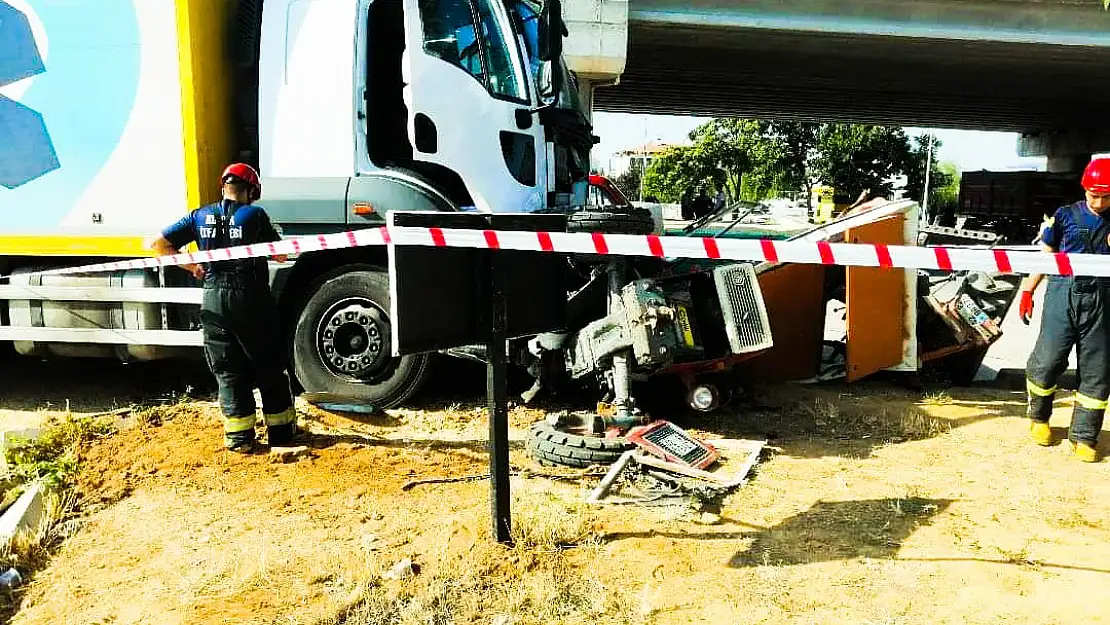 Konya'da kamyon ile traktör çarpıştı: 1 ölü