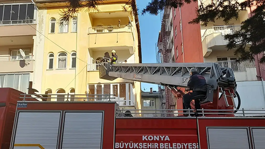 Konya'da kapı kilidi bozulan evde 5 çocuk mahsur kaldı