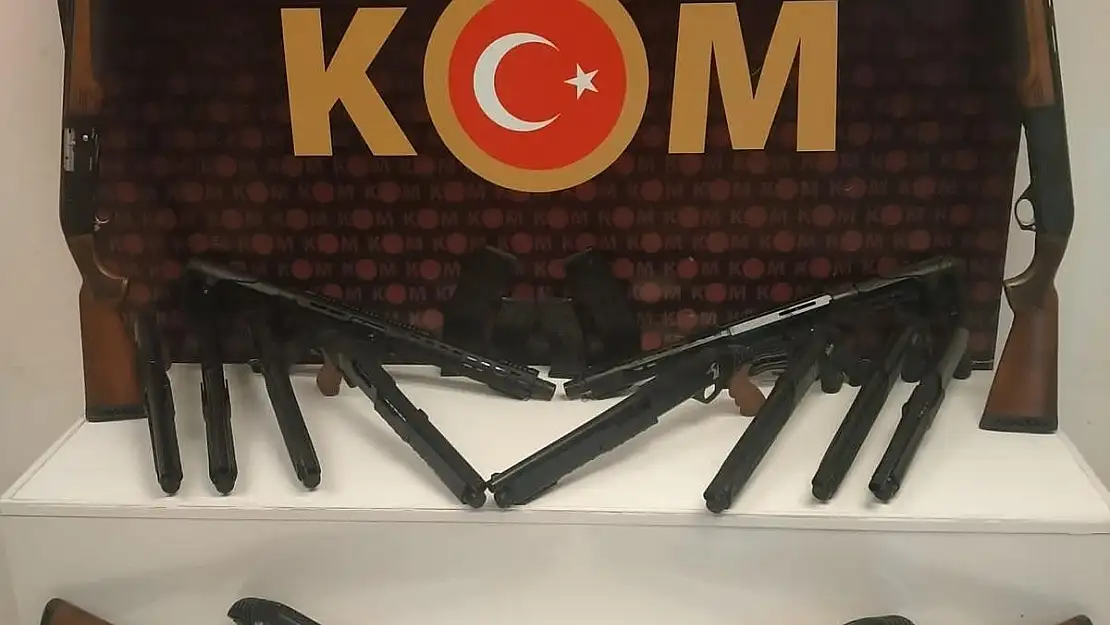 Konya'da kargoyla silah ticareti yapan şahıslar yakalandı!