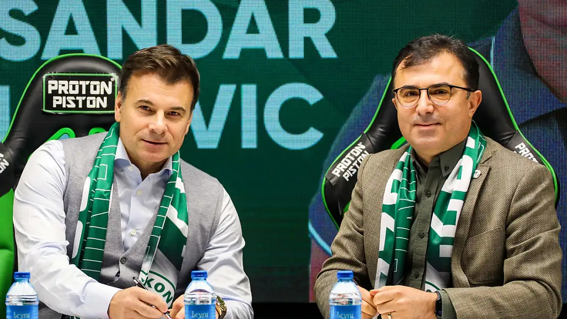 Konyaspor ile 1,5 yıllık sözleşme imzaladı