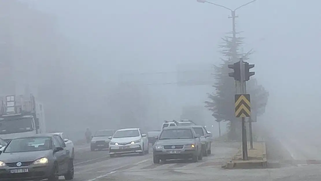 Konya'da yoğun sis etkisini gösterdi!