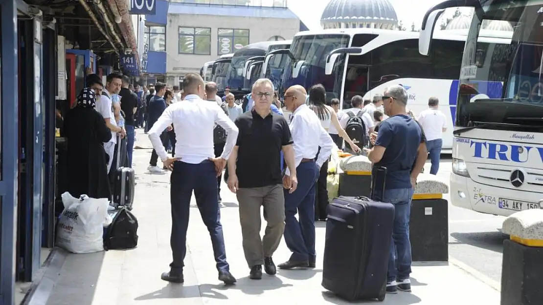 Kurban Bayramı öncesi otogarda yoğunluk başladı