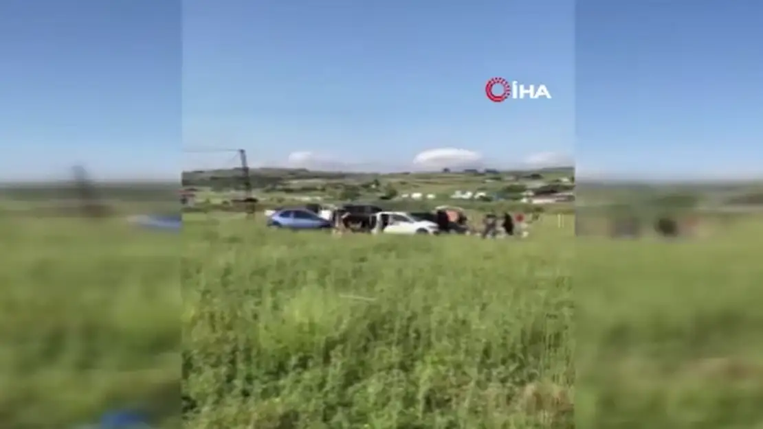 Kurbanlığı kaçırıp boş arazide peşinde koştular