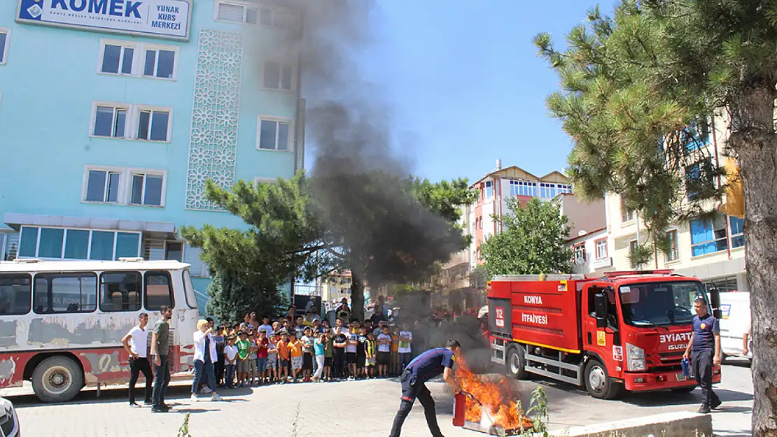 Kursiyerlere yangın eğitimi verildi