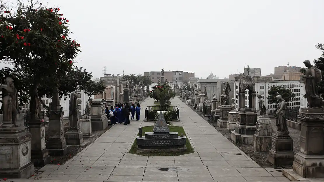 Lima'nın Tarihi Mezarlığı Presbitero Maestro, Kültürel Mirasını Ziyaretçilere Açıyor