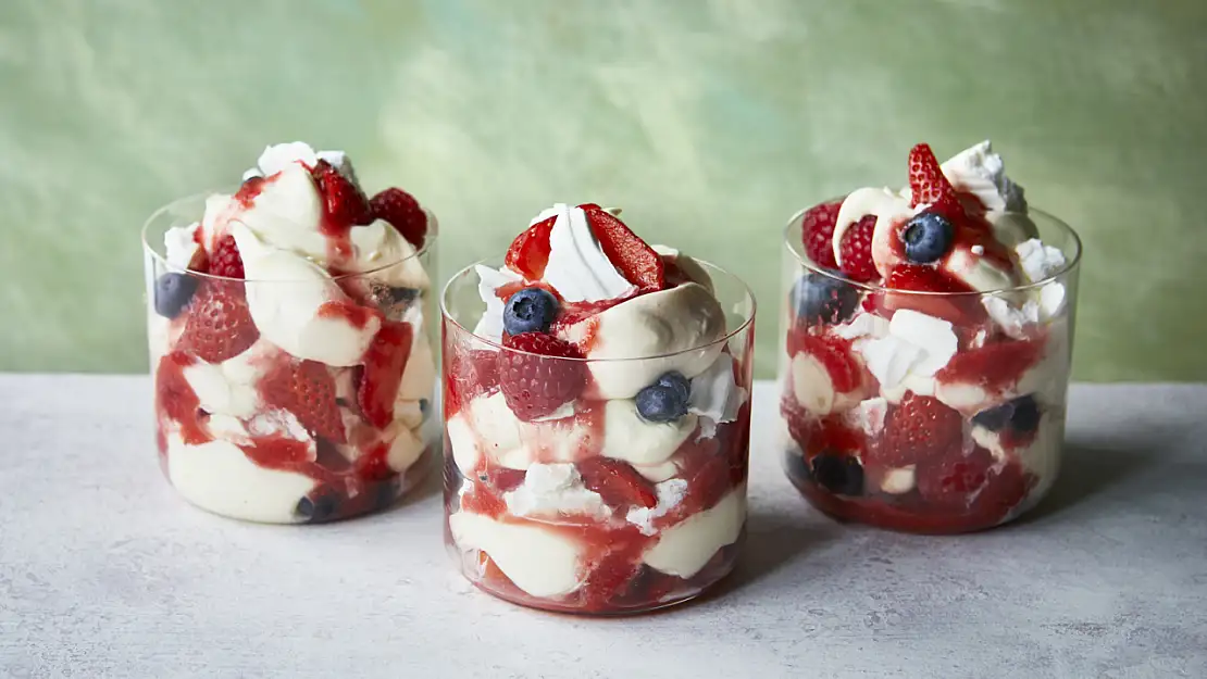 MasterChef Eton Mess tarifi! Eton Mess nasıl yapılır? Eton Mess için gereken malzemeler