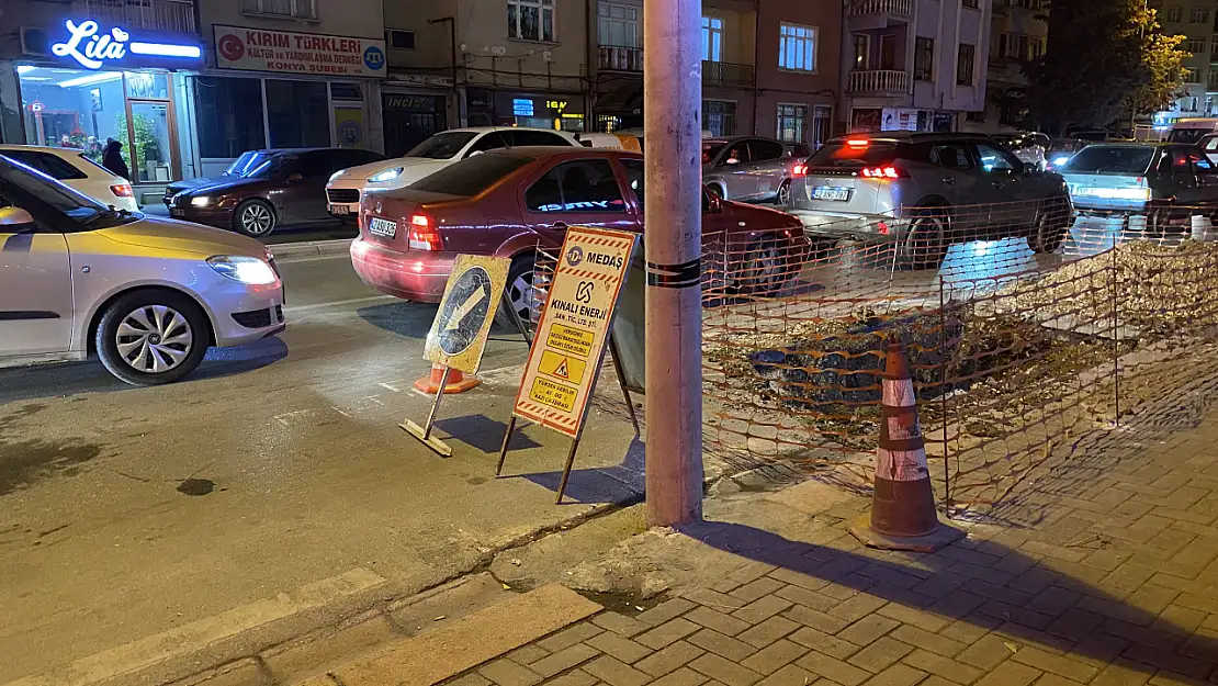 MEDAŞ'ın Kazı Alanı Trafiği Alt-Üst Etti