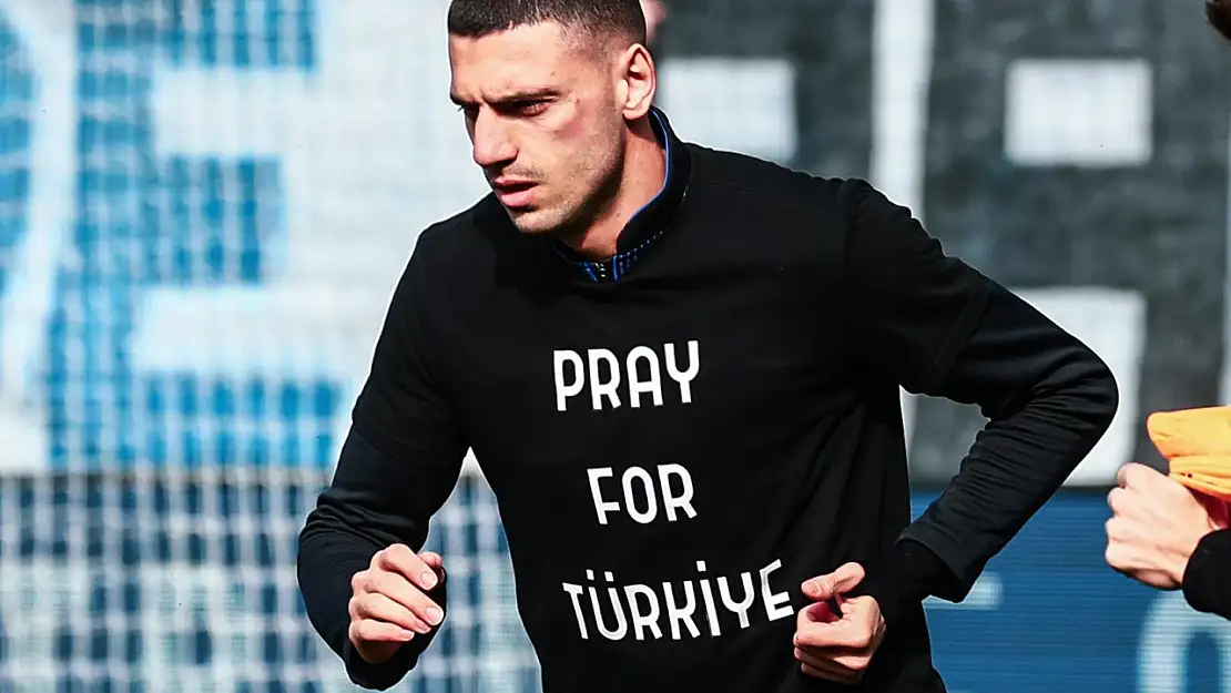 Merih Demiral depremzedeler için sahaya çıktı